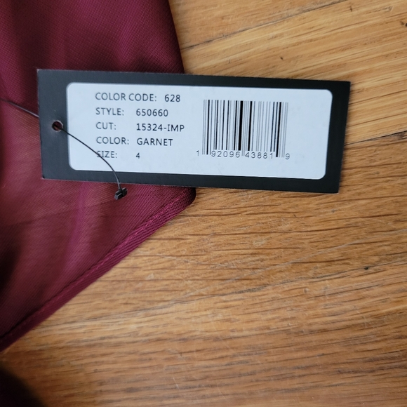 Onyx Nite Burgandy Stretch Lace Gown Size 4 - Picture 6 of 9